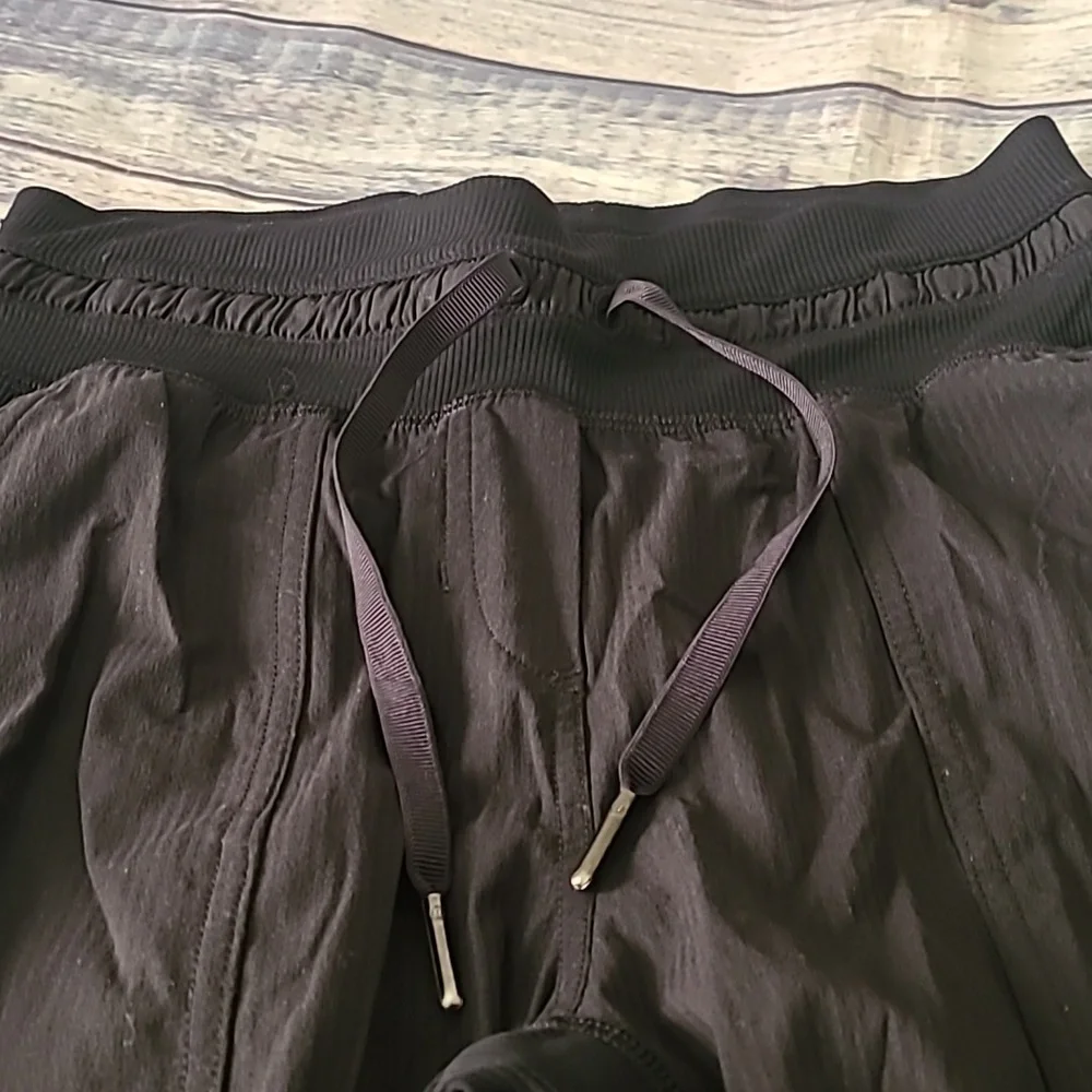 Lululemon Dance Studio Crop Size 0 Adjustable Ankles - Picture 6 of 8